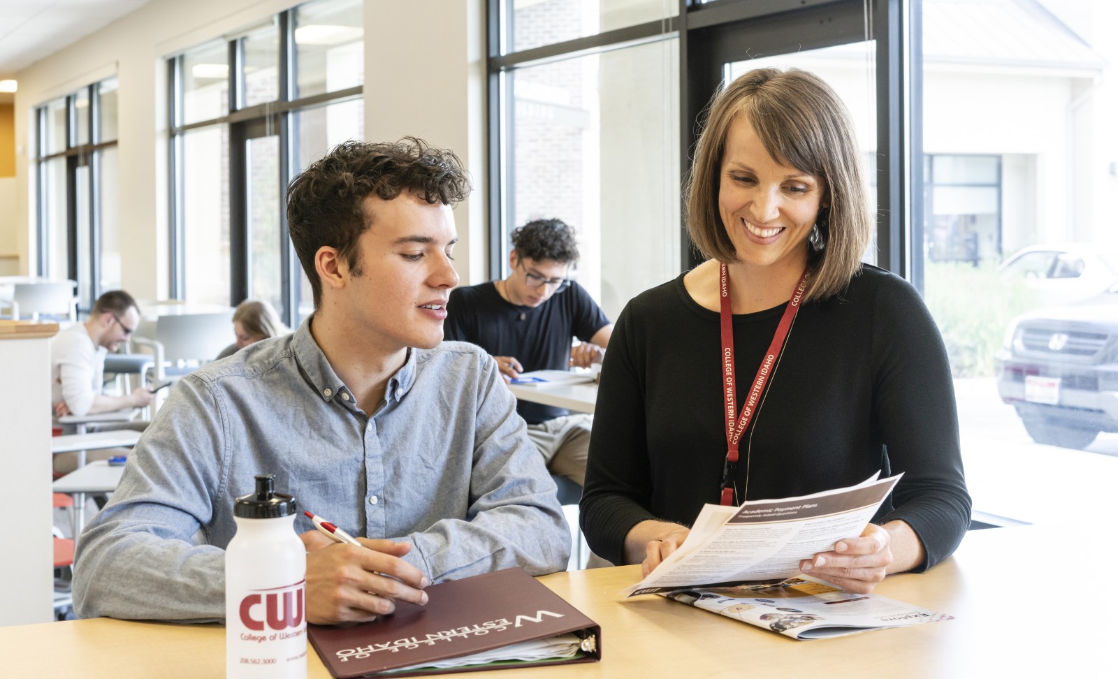 CWI student meeting with a Student Success Advisor