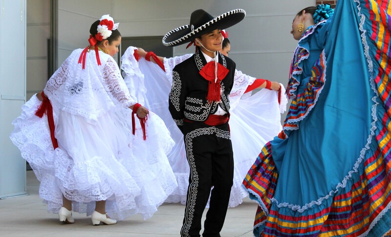 Fiesta Cultural dancers