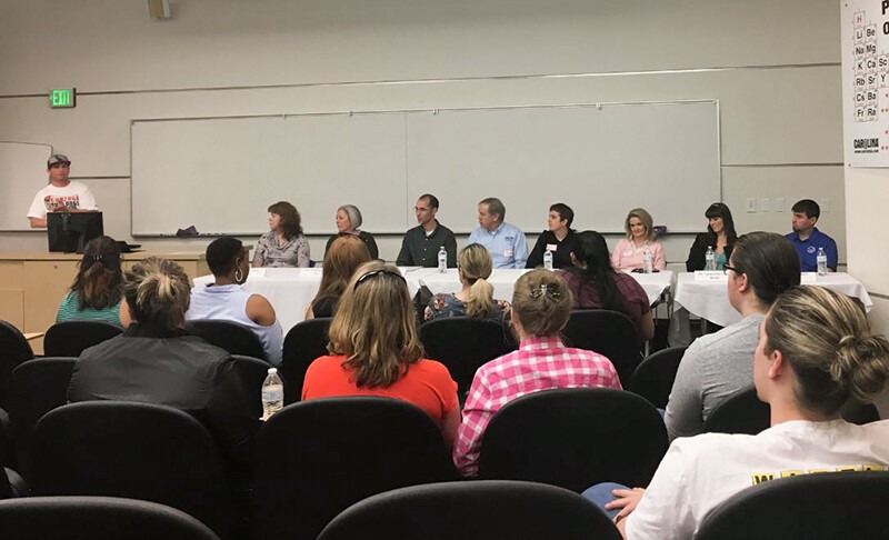 Students in the College’s Medical Professional’s Club host Medical Professionals Panel.