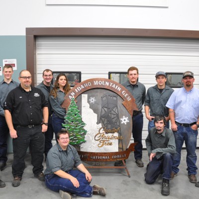 CWI Welding program faculty (in black) partnered on the project.