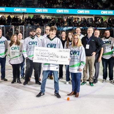 Check presentation on the ice