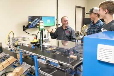 Students in engineering lab