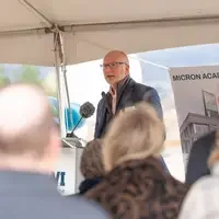 Mark Arstein talking at podium