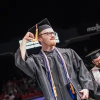 Graduate pumps fist