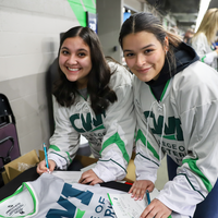Students signing up for scholarships