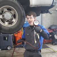 Automotive Program students serve veterans in the community.