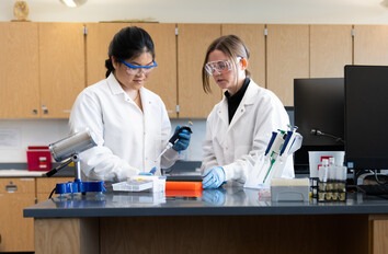Two female students ina science lab