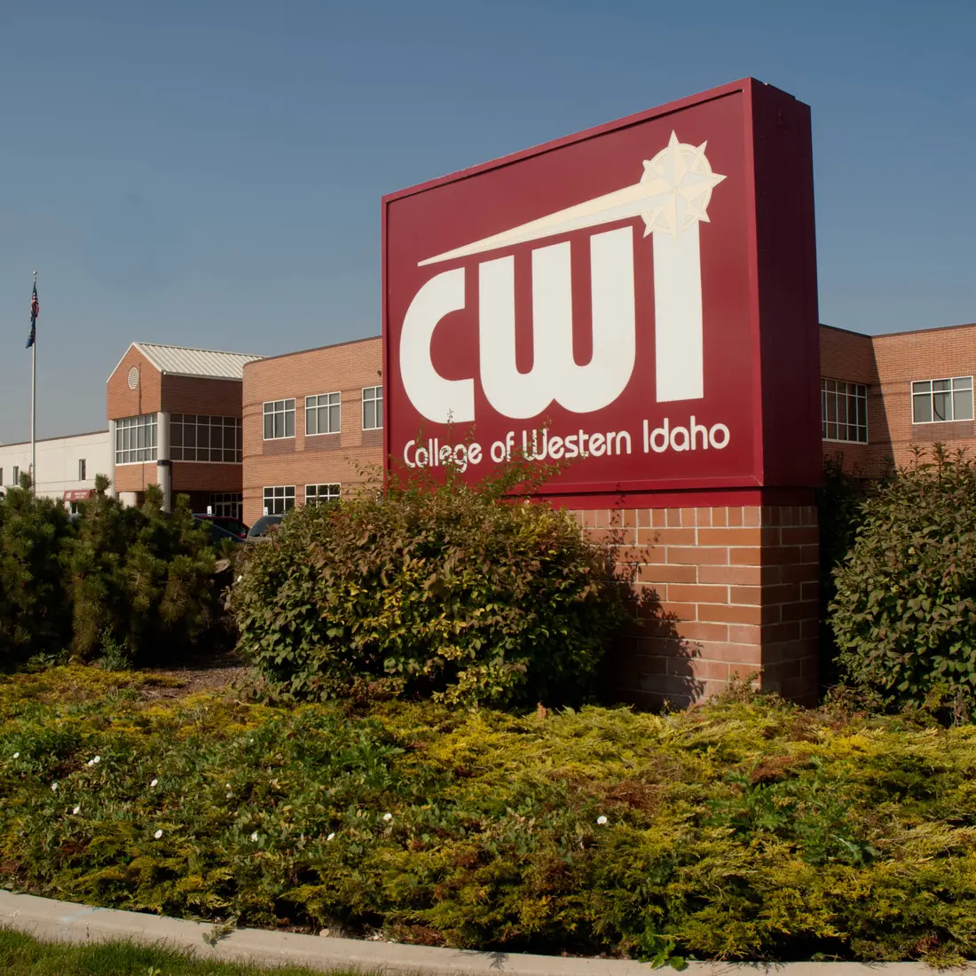 1.cwi canyon campus exteriors 1 2