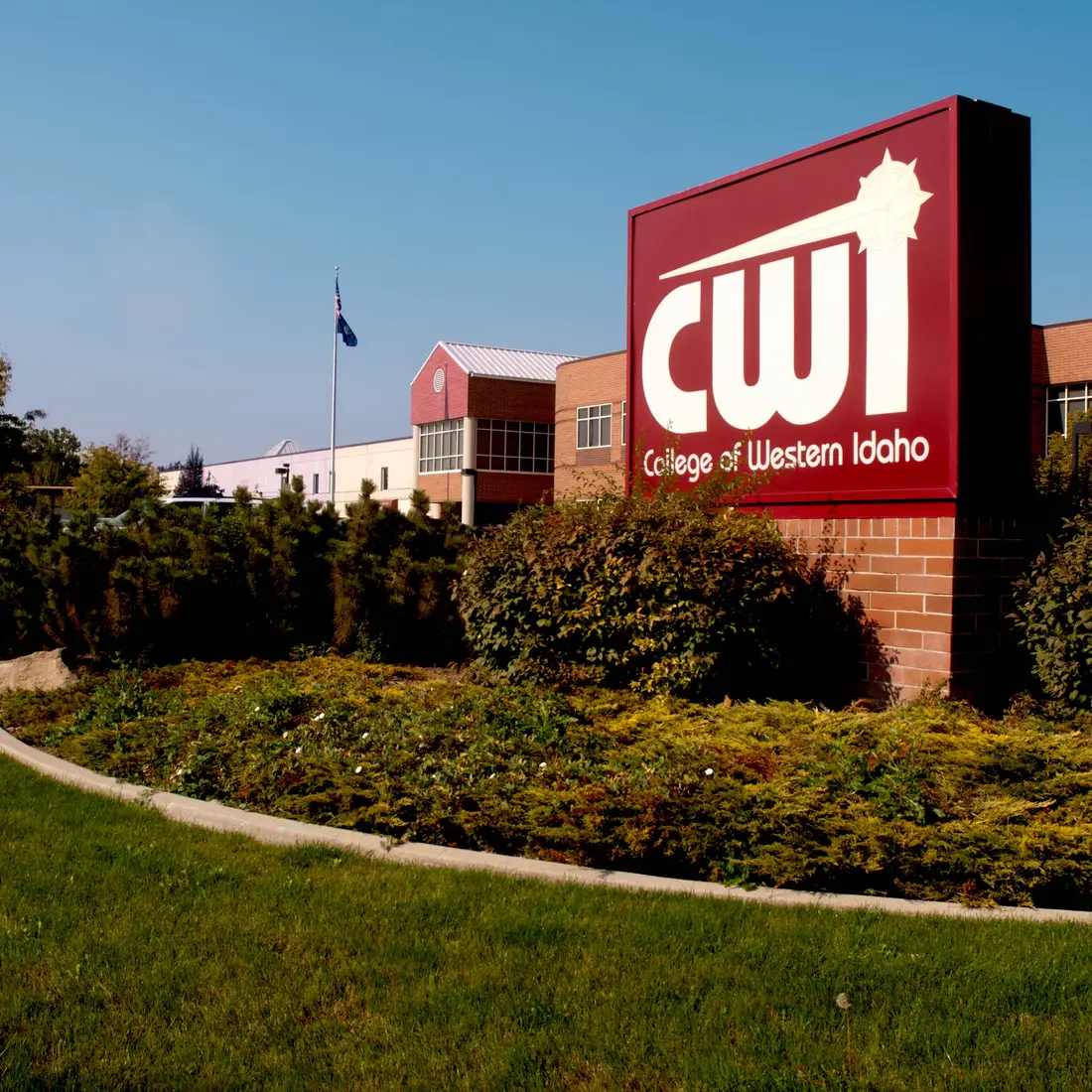 1.cwi canyon campus exteriors 1 7