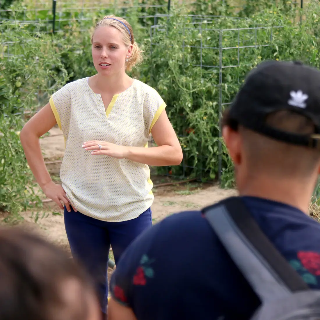 Andrea Schumacher, Department Chair of Physical and Agricultural Sciences talking with students
