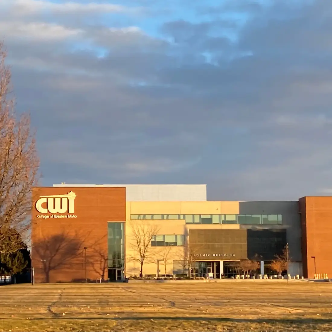 CWI Board of Trustees announced during their monthly meeting on Thursday, the opening of the application to fill Zone 3.