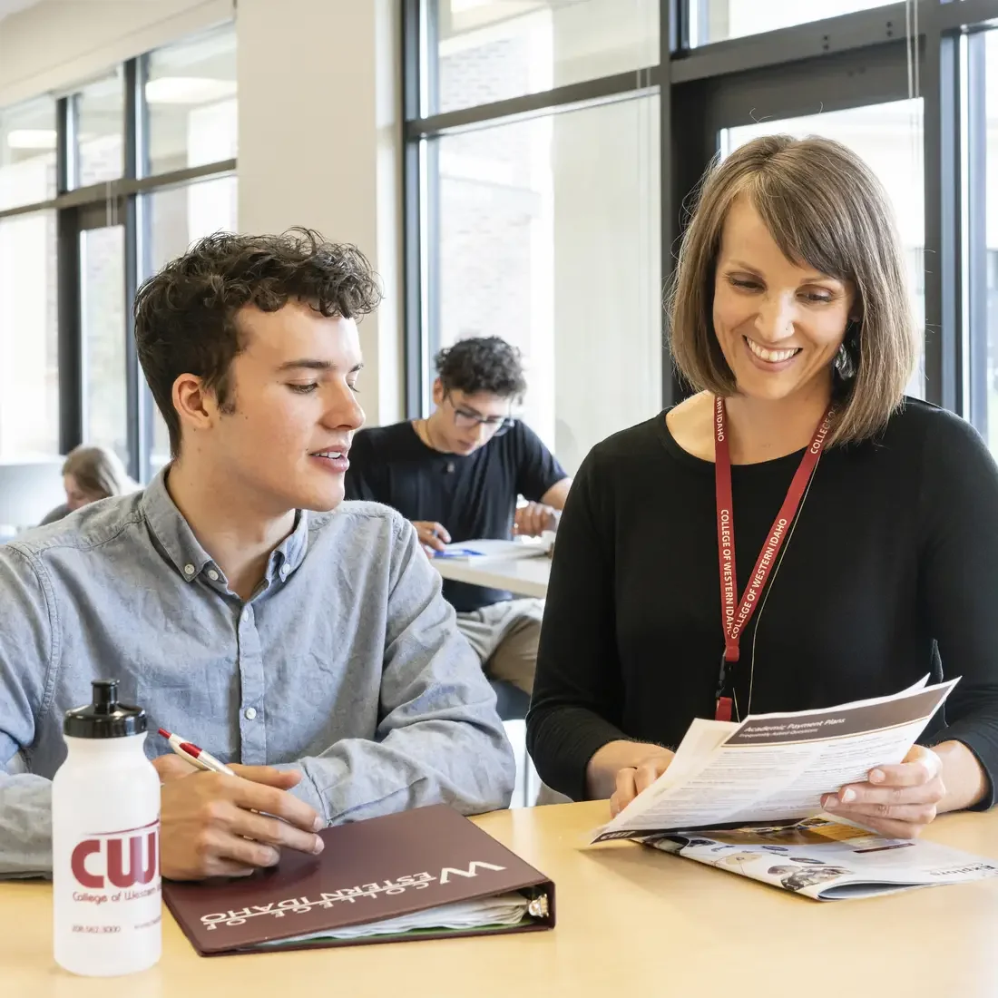 CWI student meeting with a Student Success Advisor