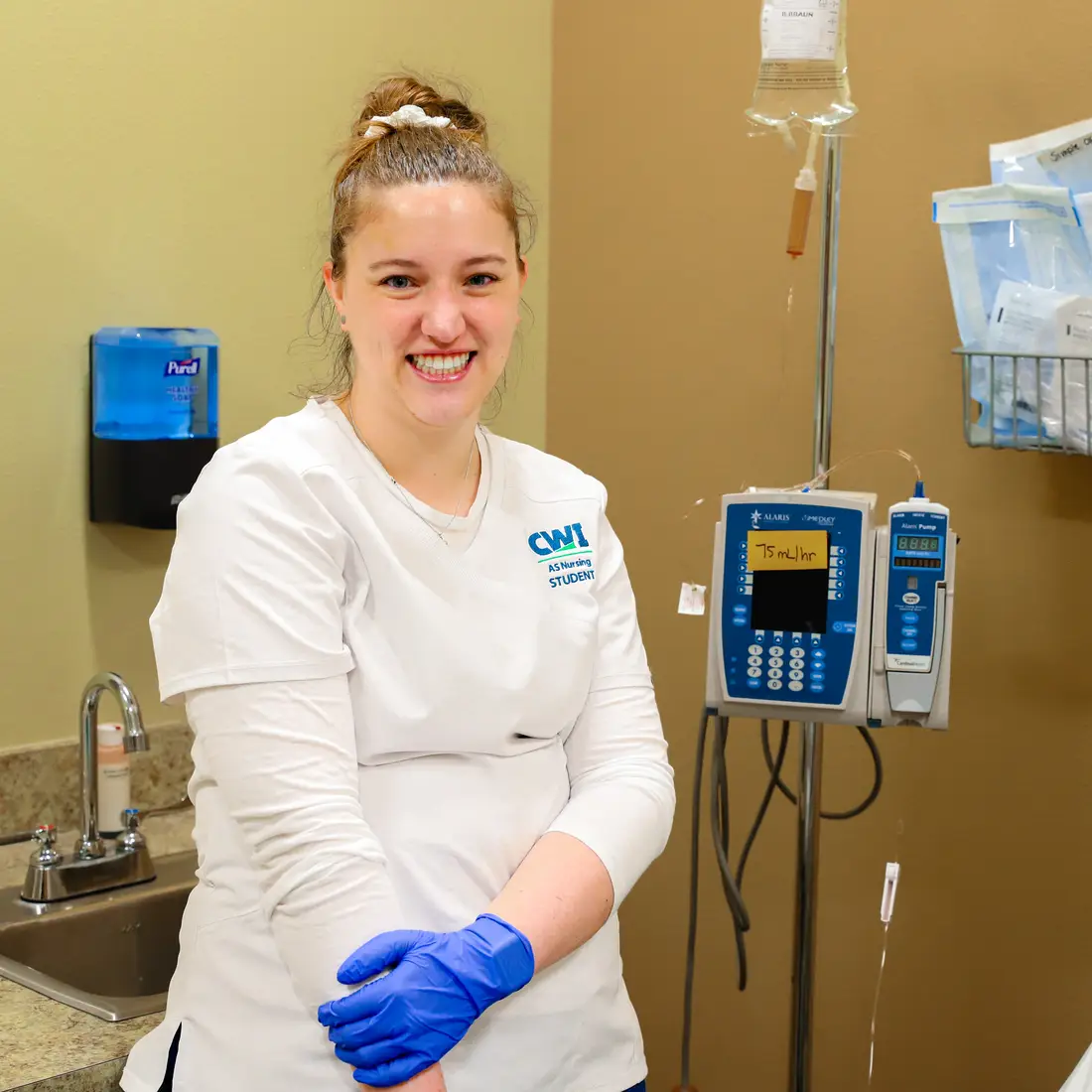 Sarah Tuffield in a nursing lab simulation