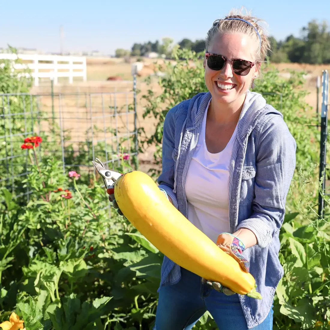 Andrea Schumaker working in CWI Campus Garden