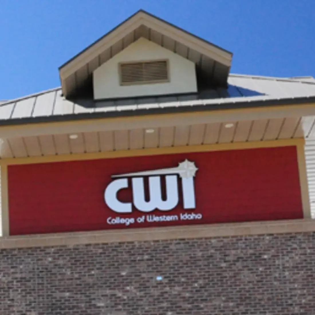 Close up of CWI logo on the Aspen building