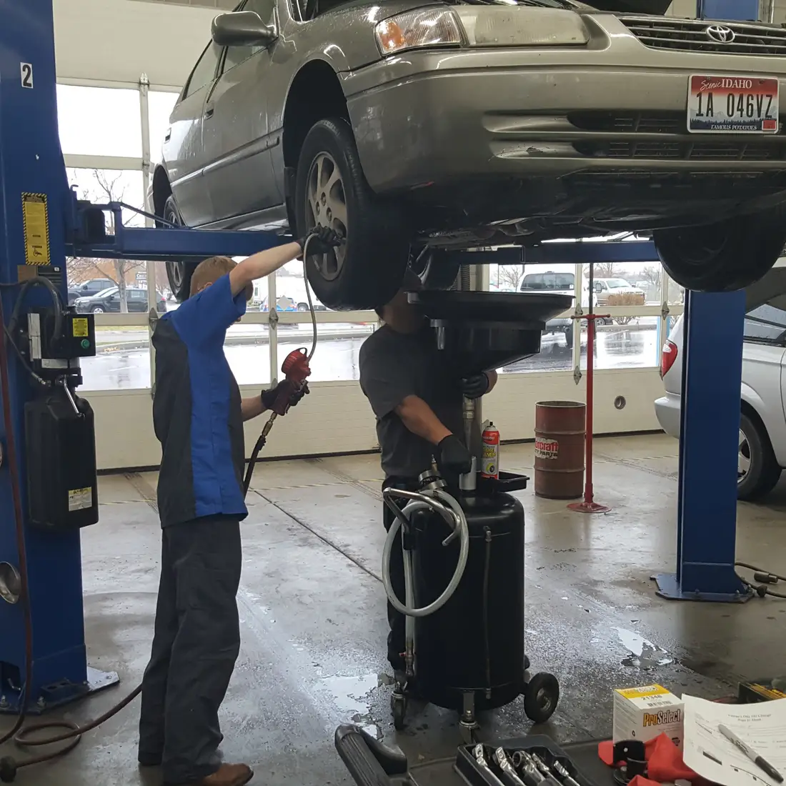 Automotive Program students serve veterans in the community.