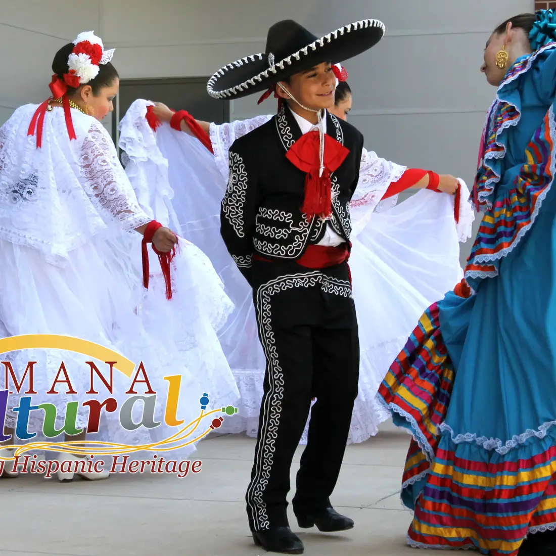 Semana Cultural dancers