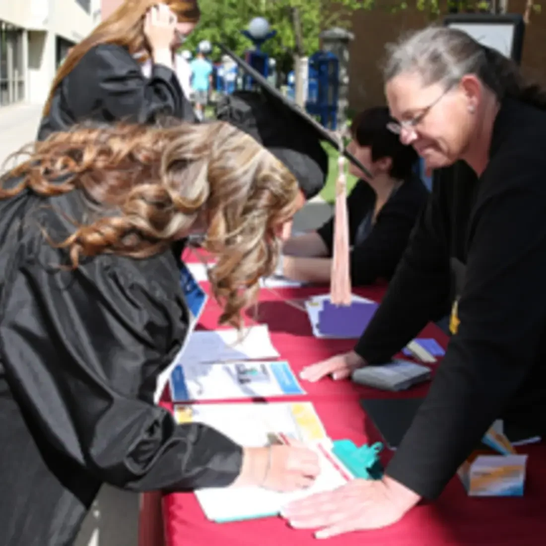 Volunteers online
