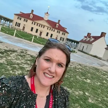 Headshot of Mari Harris