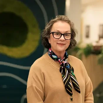 Headshot of Brenda Fisher