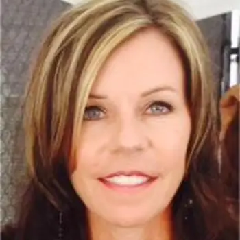 Headshot of Beth DeYoung