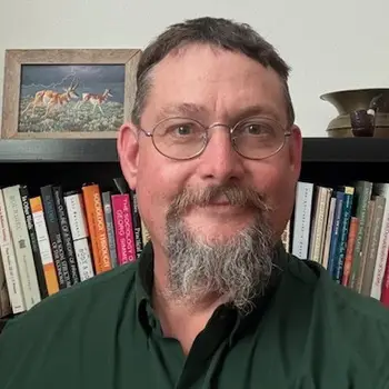 Headshot of Derrick Snow