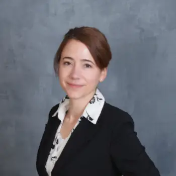 Headshot of Loni Wood