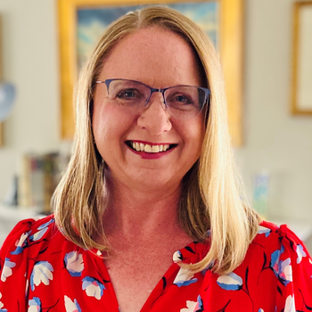 A headshot of CWI English professor Liza Long.