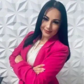 Headshot of Estela Rosales