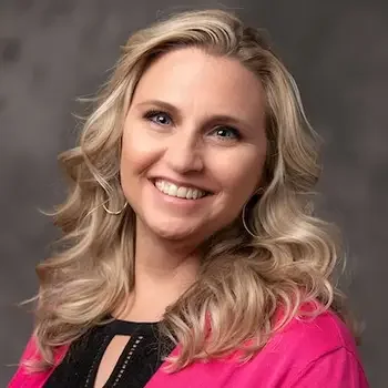 Headshot of Alishia Clover