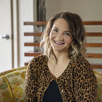 Annieestvold headshot