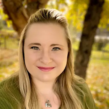 Headshot of Audriana Cole