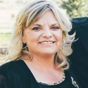 Headshot of Michelle Bennett