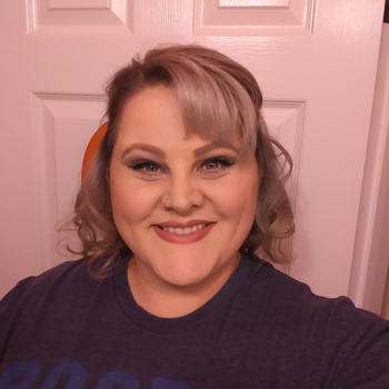 Headshot of Carlie Reynolds