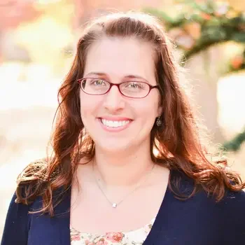 Headshot of Hilary Cobb