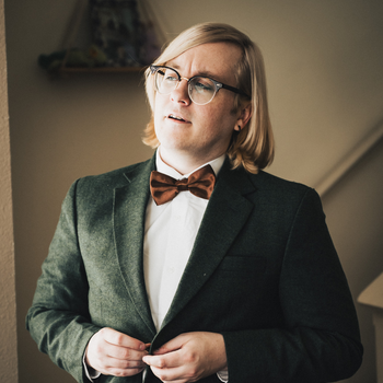 Headshot of Elijah Nevins