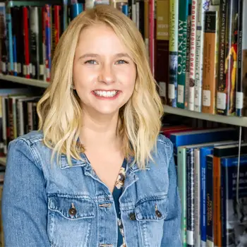 Headshot of Emily Thomas