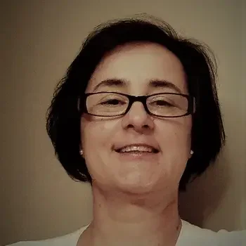 Headshot of Geni Draghici