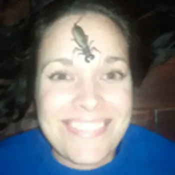 Headshot of Hollie Leavitt