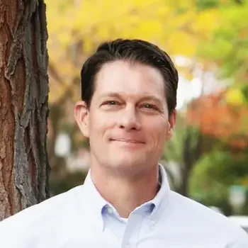 Headshot of Mel Henderson