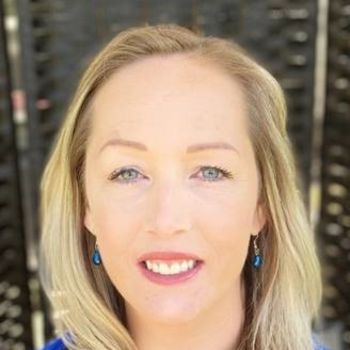 Headshot of Kelli Crawforth