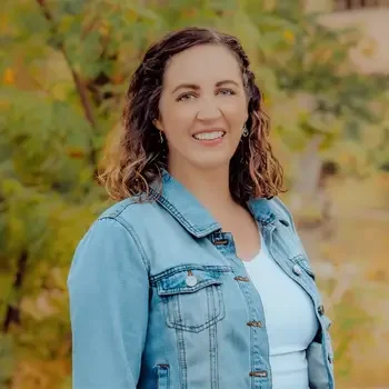 Headshot of Katrina Maginnis
