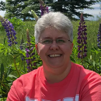 Headshot of Heidi Mackenzie