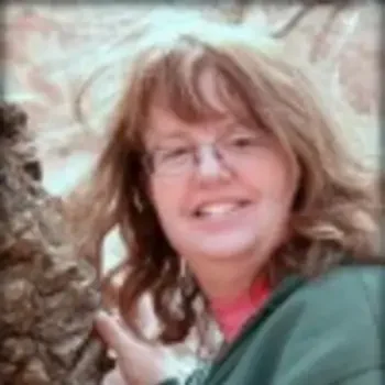 Headshot of Teresa Isom