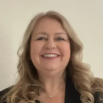 Headshot of Kim Oliver