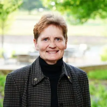 Headshot of Laura Hill