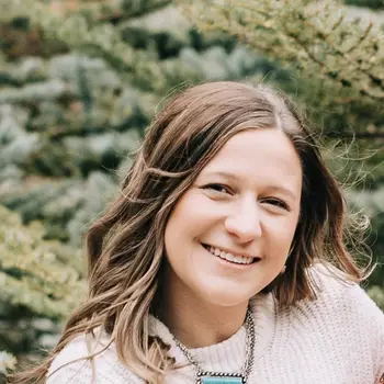 Headshot of Lauren Patterson