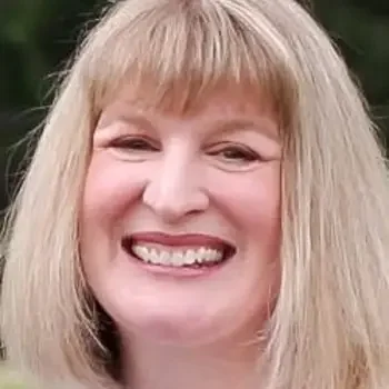 Headshot of Tena Spencer