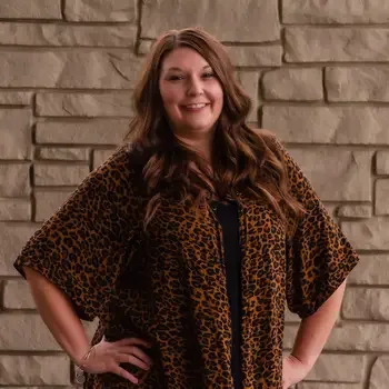 Headshot of Lindsey Zahller