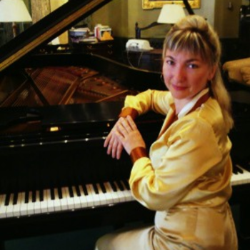 Headshot of Svetlana Maddox